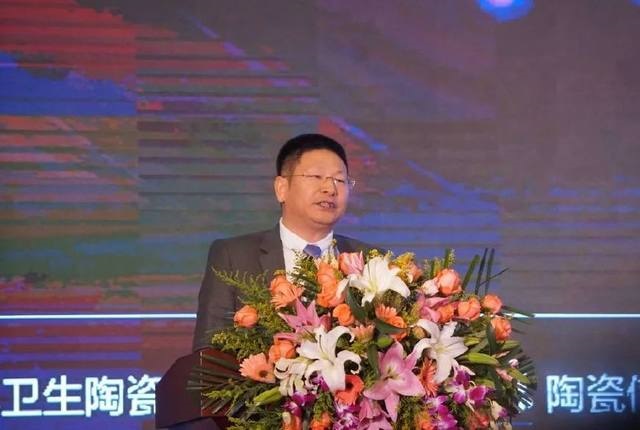 “中国房地产之父”携手陶业大咖 联袂打造楼市与陶瓷的顶级盛宴 第七届全国陶瓷人大会暨首届（2017）中国陶瓷品质盛典隆重举行